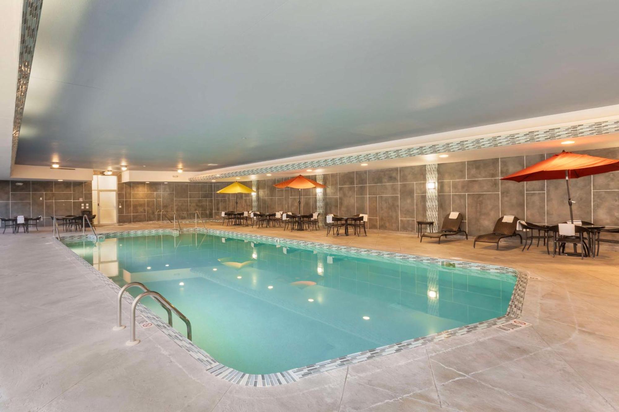 Best Western Plus Milwaukee West Dış mekan fotoğraf