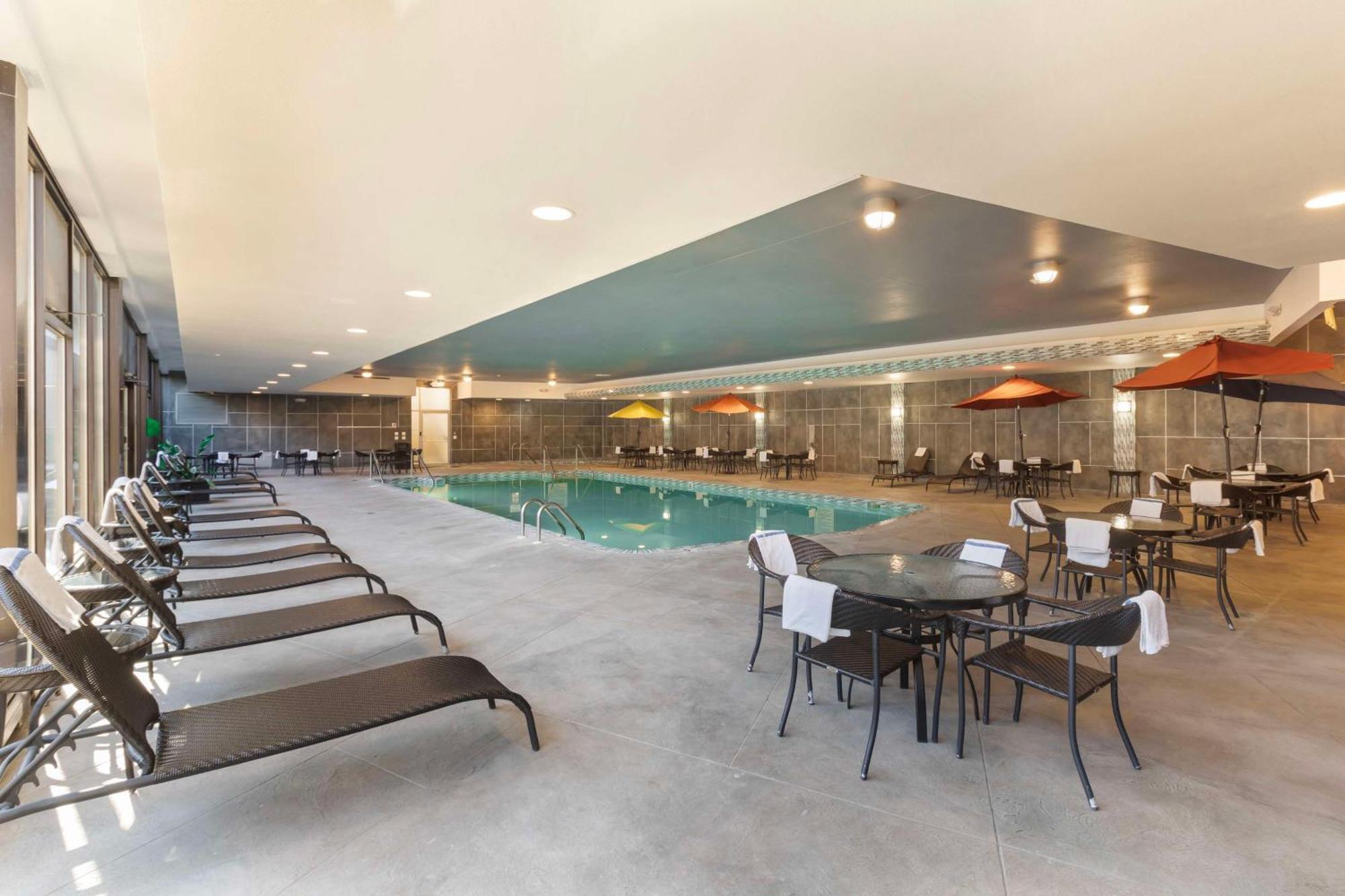 Best Western Plus Milwaukee West Dış mekan fotoğraf